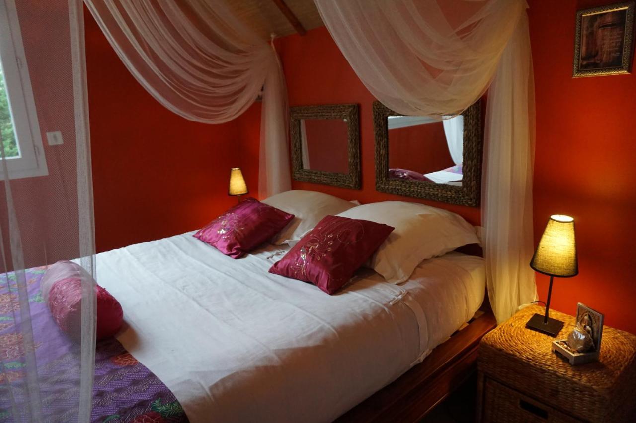 Les Centauris Bed & Breakfast Pleguien Bagian luar foto
