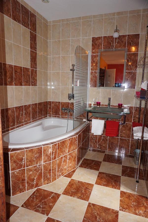 Les Centauris Bed & Breakfast Pleguien Bagian luar foto