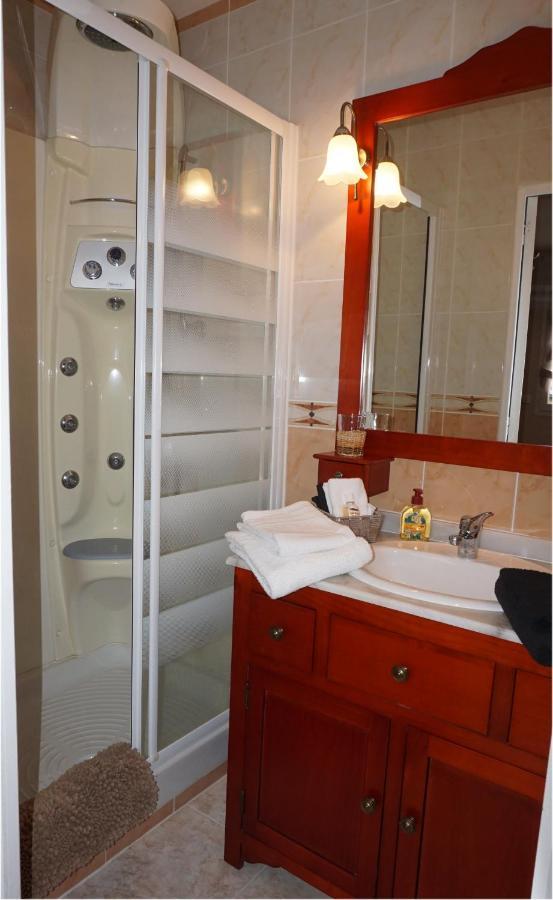 Les Centauris Bed & Breakfast Pleguien Bagian luar foto