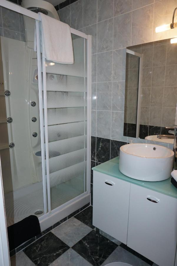 Les Centauris Bed & Breakfast Pleguien Bagian luar foto