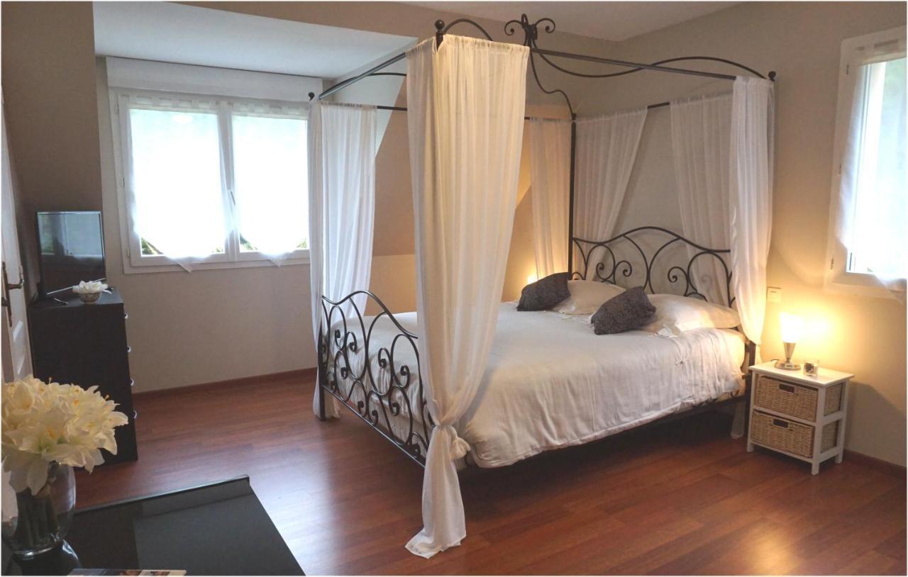 Les Centauris Bed & Breakfast Pleguien Bagian luar foto